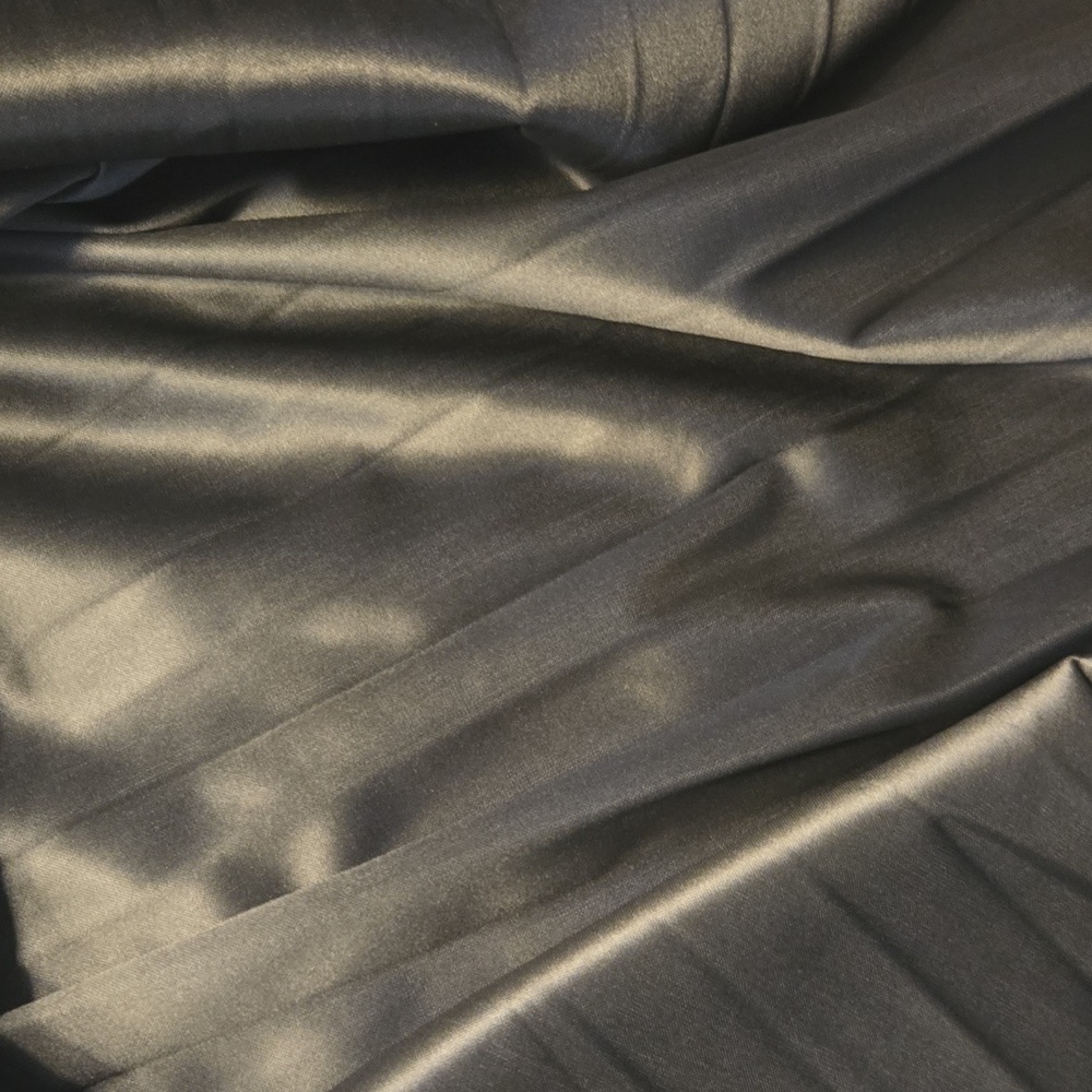 Elegant Black Pleated Skirt - Picture 8 of 9